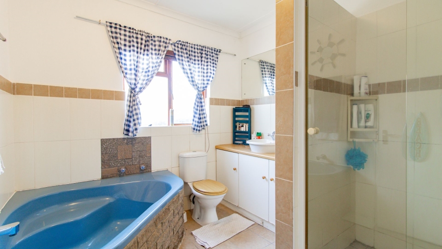 4 Bedroom Property for Sale in Britannia Bay Western Cape